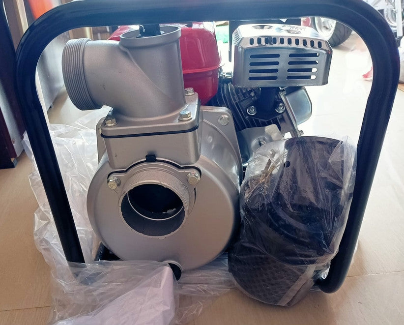 Water pump powered by 6.5hp petrol engine